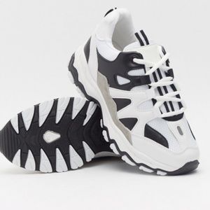 Black and white dad sneaker